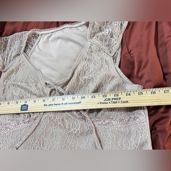 Lace Fitted Blouse Cap Sleeves Stretchy Fall Beige MEDIUM‎ - Picture 2 of 8